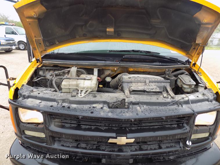 image for item DB9727 2002 Chevrolet Express G3500 school bus