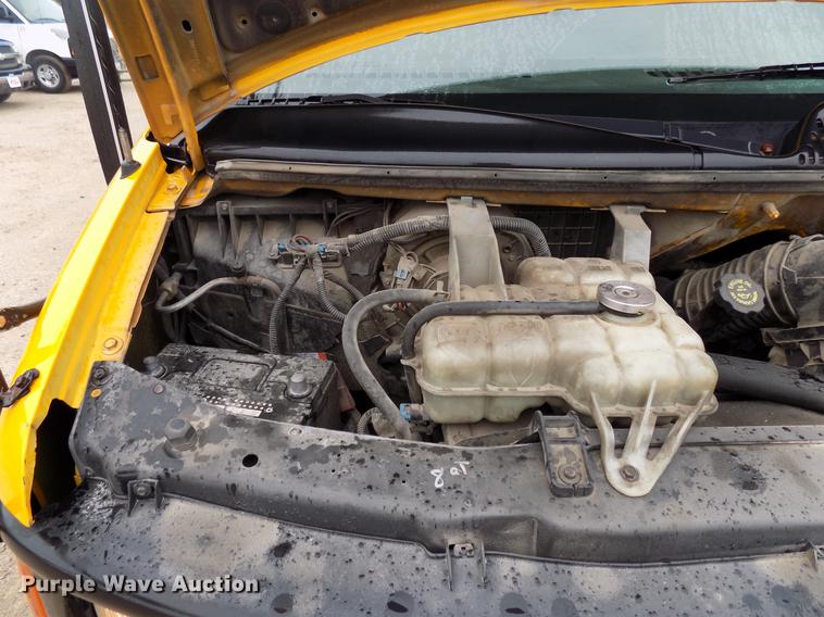 image for item DB9727 2002 Chevrolet Express G3500 school bus