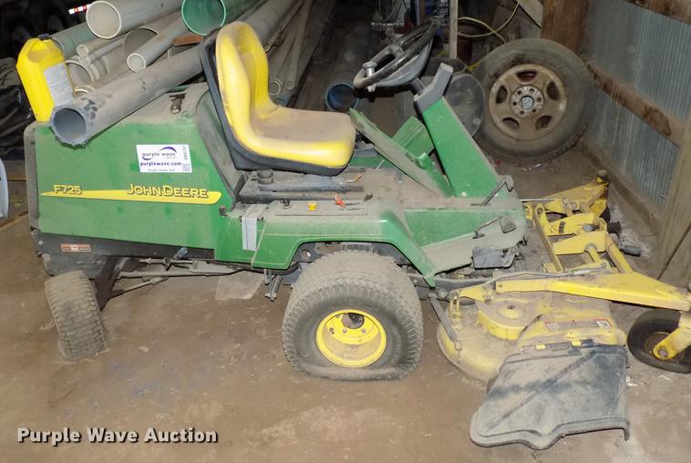 image for item DB9737 John Deere F725 lawn mower
