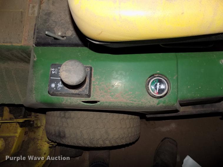 image for item DB9737 John Deere F725 lawn mower