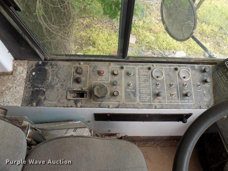 image for item DB9741 1994 Johnson V3000SP street sweeper