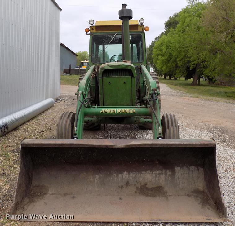 image for item DB9744 2004 John Deere 4320 tractor