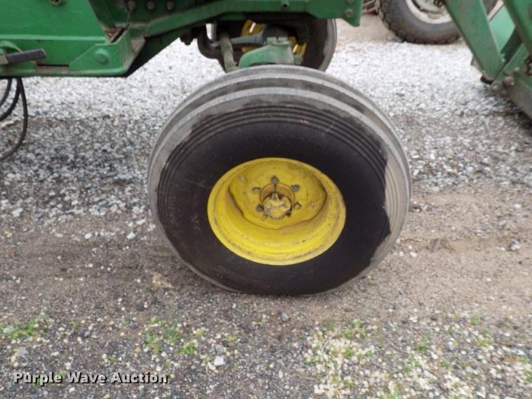 image for item DB9744 2004 John Deere 4320 tractor