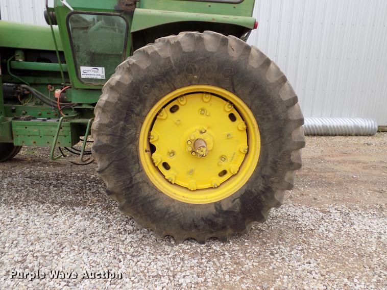 image for item DB9744 2004 John Deere 4320 tractor