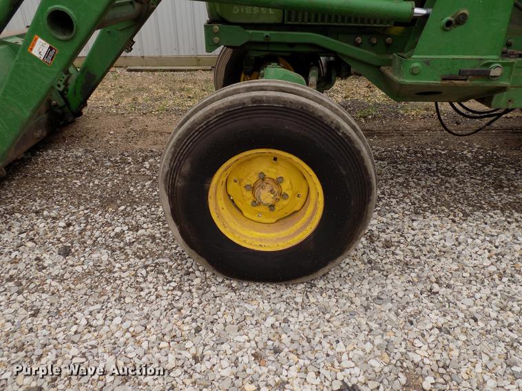 image for item DB9744 2004 John Deere 4320 tractor