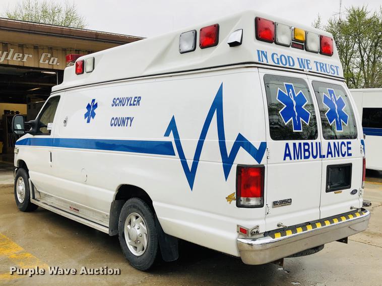 image for item DC8708 2008 Ford E350 Super Duty ambulance