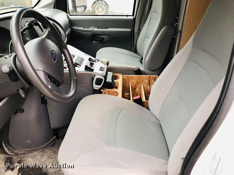 image for item DC8708 2008 Ford E350 Super Duty ambulance