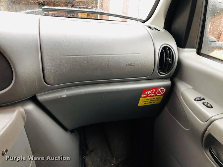 image for item DC8708 2008 Ford E350 Super Duty ambulance