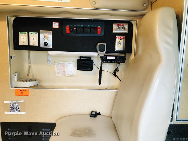 image for item DC8708 2008 Ford E350 Super Duty ambulance