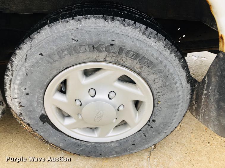 image for item DC8708 2008 Ford E350 Super Duty ambulance