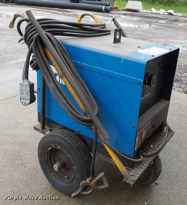 image for item DD2261 Miller Dialarc 901564 AC/DC welder