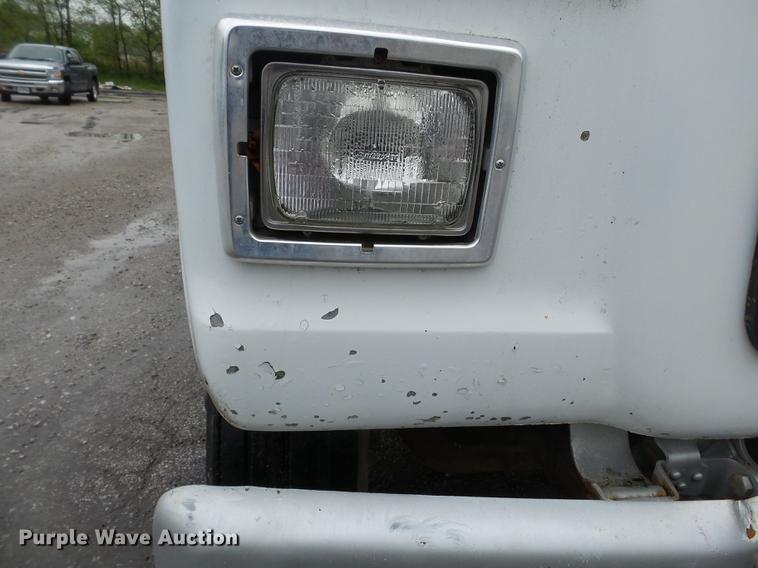 image for item DD2264 1994 Ford L8000 refuse truck