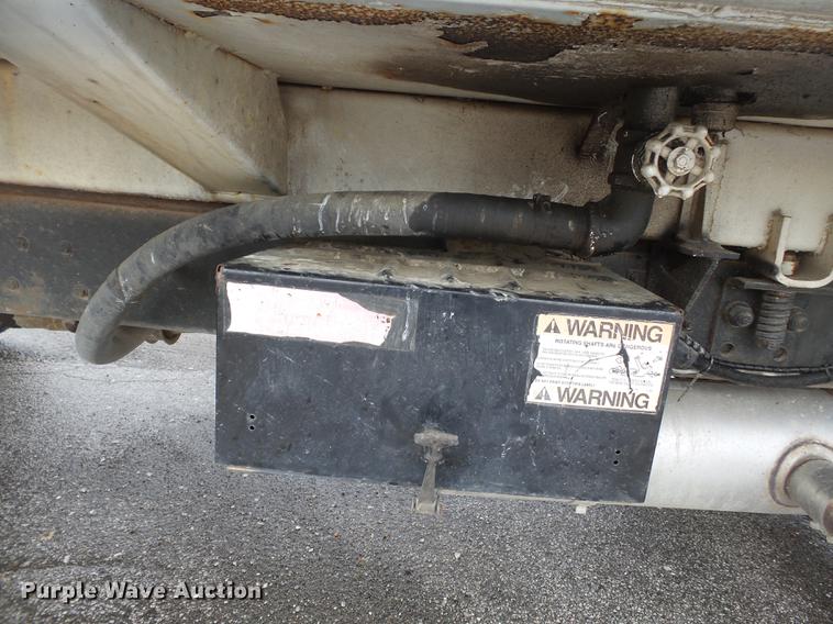 image for item DD2264 1994 Ford L8000 refuse truck