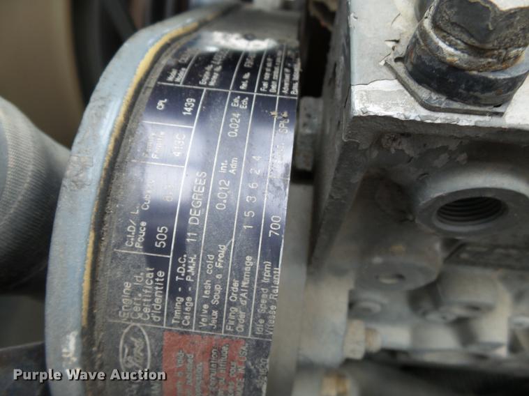 image for item DD2264 1994 Ford L8000 refuse truck