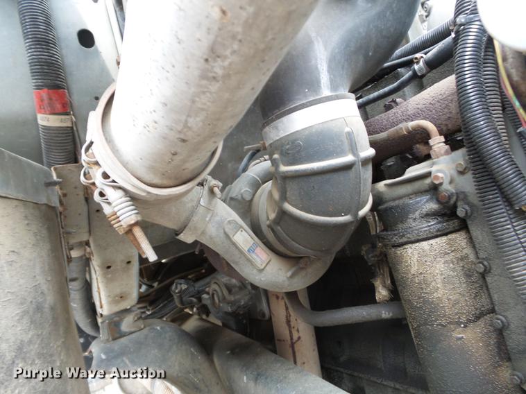 image for item DD2264 1994 Ford L8000 refuse truck