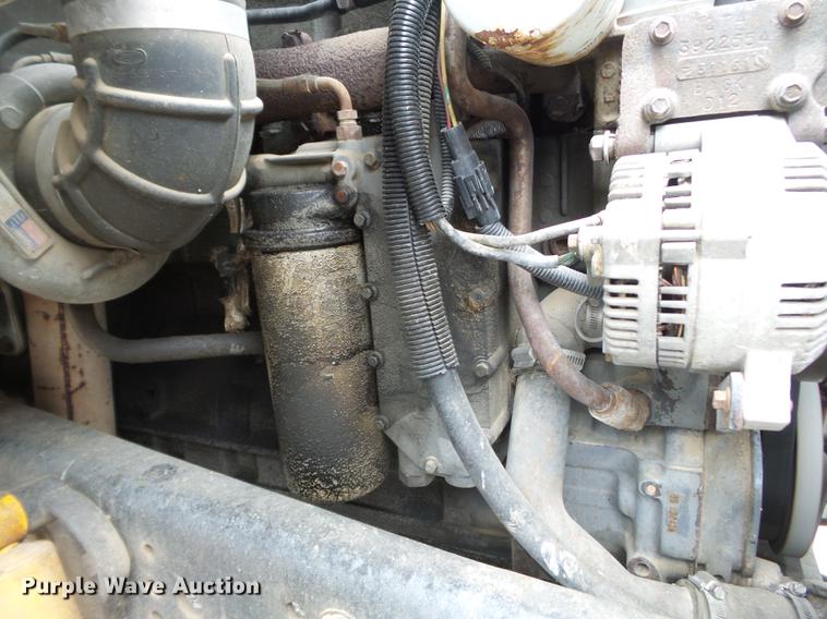 image for item DD2264 1994 Ford L8000 refuse truck