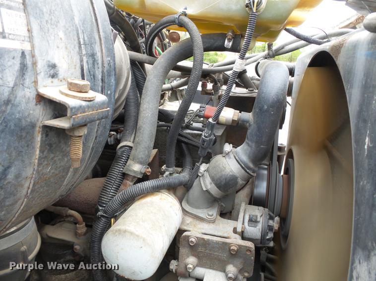 image for item DD2264 1994 Ford L8000 refuse truck