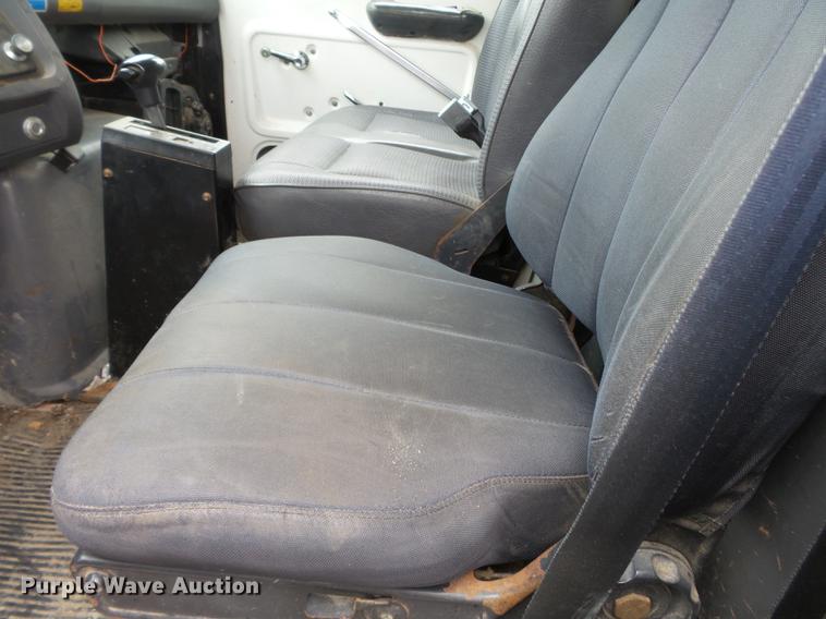 image for item DD2264 1994 Ford L8000 refuse truck