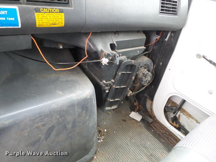 image for item DD2264 1994 Ford L8000 refuse truck