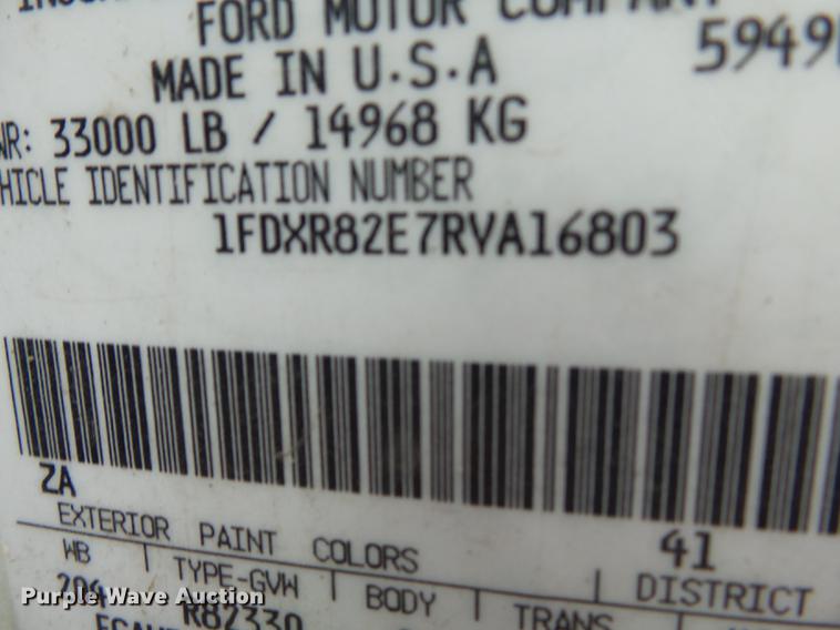 image for item DD2264 1994 Ford L8000 refuse truck