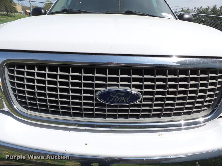 image for item DD2296 2000 Ford Expedition SUV