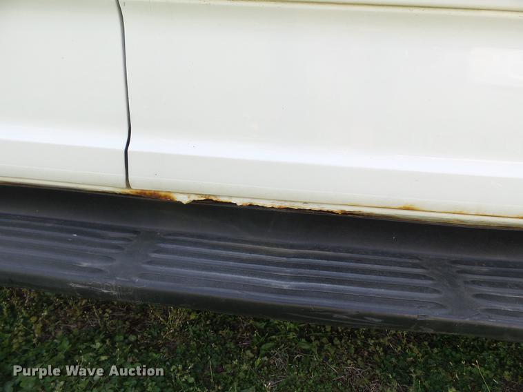 image for item DD2296 2000 Ford Expedition SUV