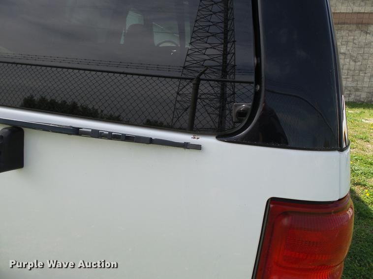 image for item DD2296 2000 Ford Expedition SUV