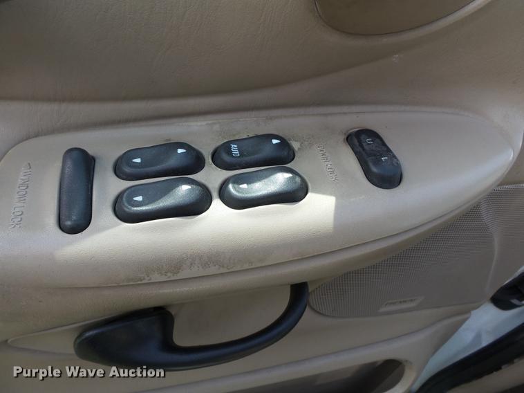 image for item DD2296 2000 Ford Expedition SUV