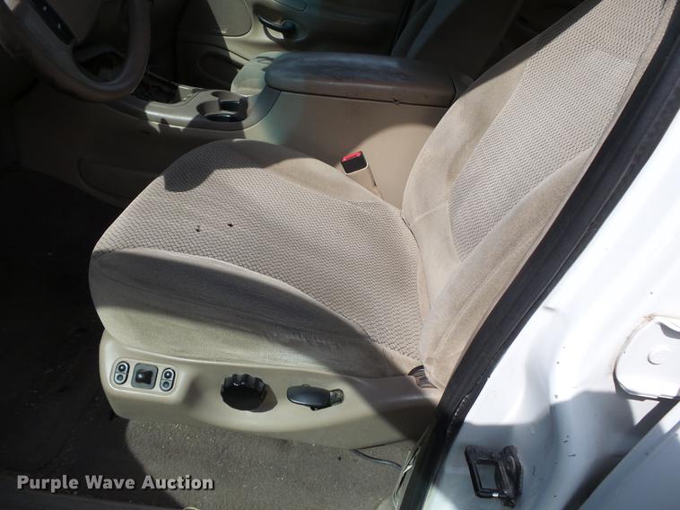 image for item DD2296 2000 Ford Expedition SUV