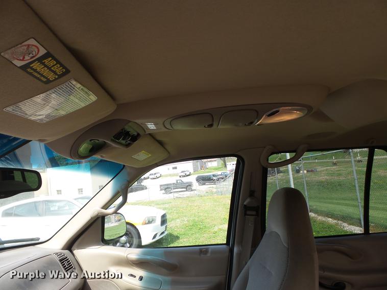 image for item DD2296 2000 Ford Expedition SUV