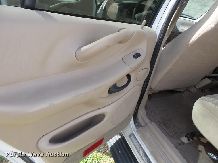 image for item DD2296 2000 Ford Expedition SUV