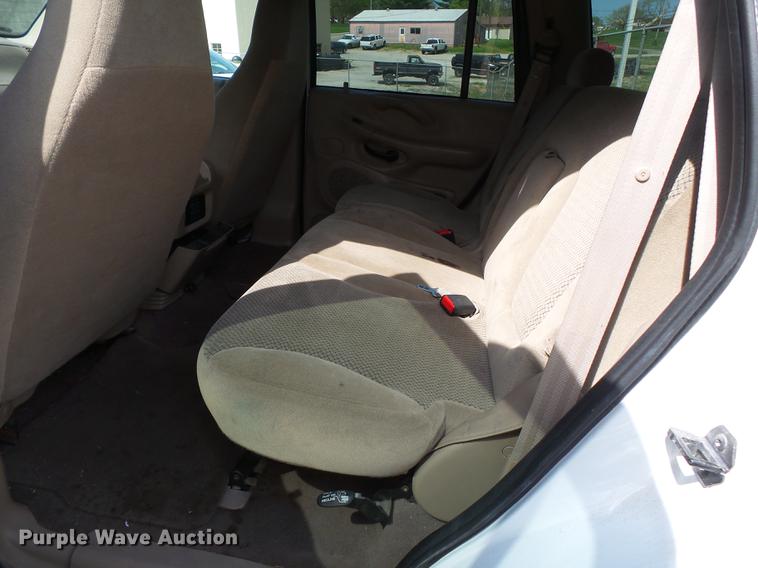 image for item DD2296 2000 Ford Expedition SUV