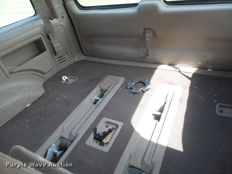 image for item DD2296 2000 Ford Expedition SUV
