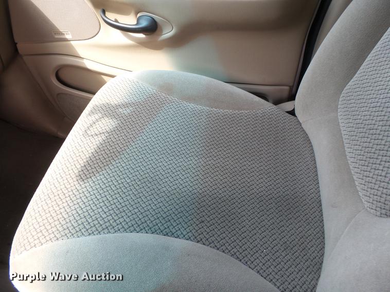 image for item DD2296 2000 Ford Expedition SUV