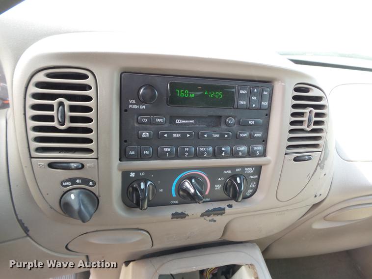 image for item DD2296 2000 Ford Expedition SUV