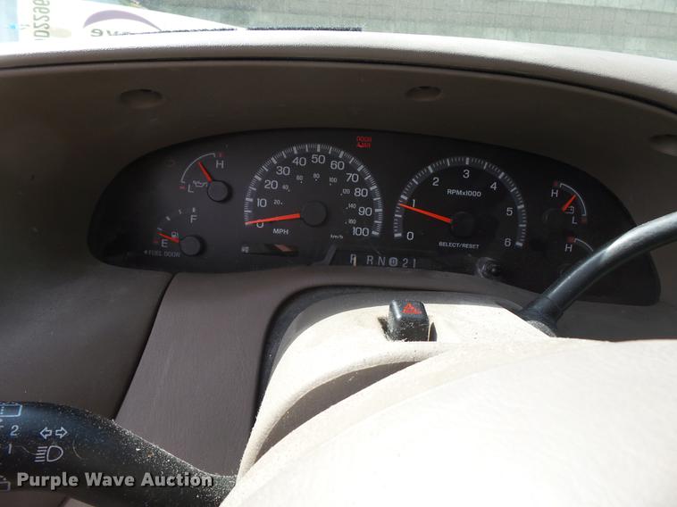 image for item DD2296 2000 Ford Expedition SUV