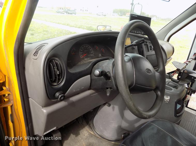 image for item DE1165 2003 Ford Econoline E350 Super Duty school bus