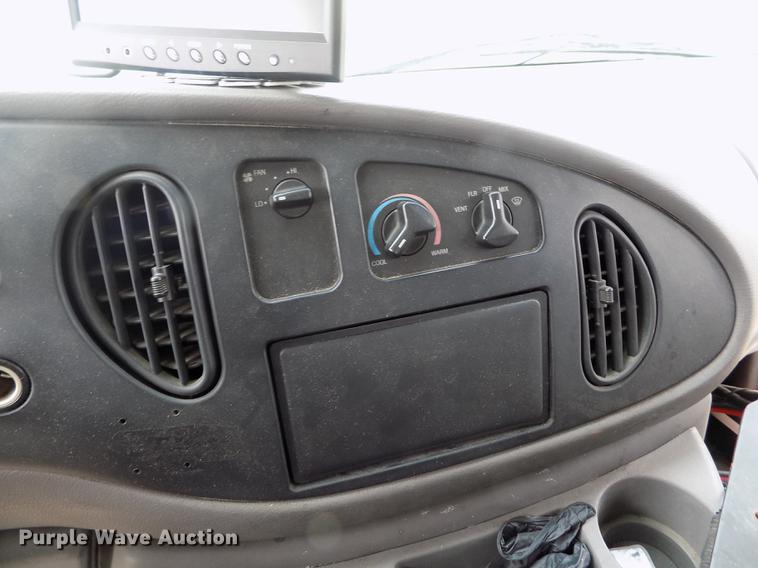 image for item DE1165 2003 Ford Econoline E350 Super Duty school bus