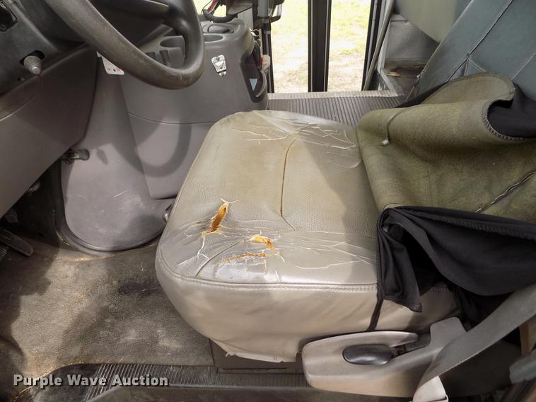 image for item DE1165 2003 Ford Econoline E350 Super Duty school bus