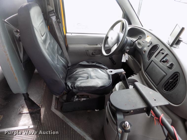 image for item DE1165 2003 Ford Econoline E350 Super Duty school bus