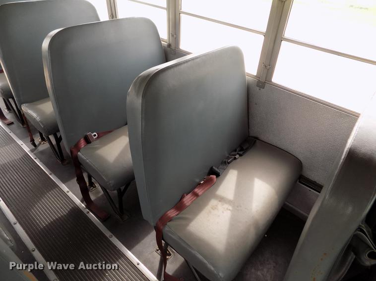 image for item DE1165 2003 Ford Econoline E350 Super Duty school bus