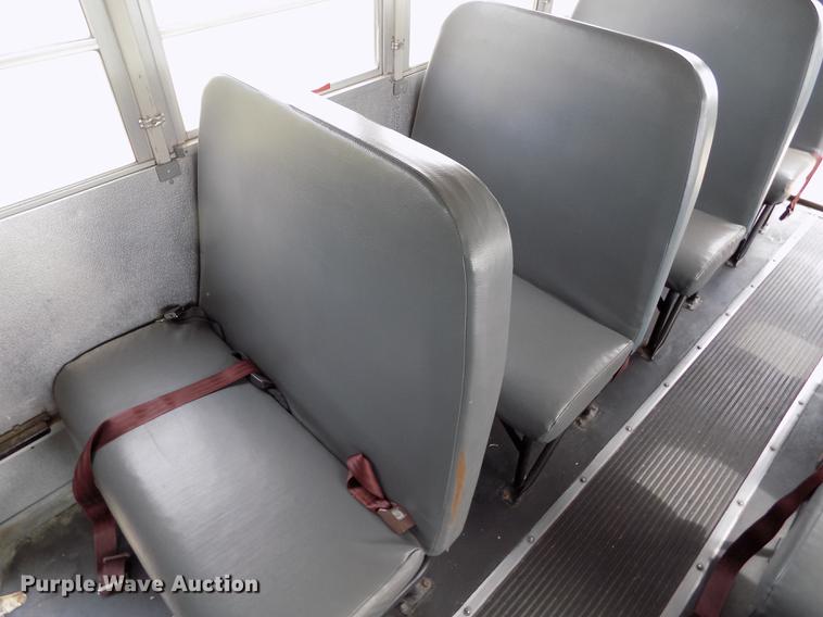 image for item DE1165 2003 Ford Econoline E350 Super Duty school bus