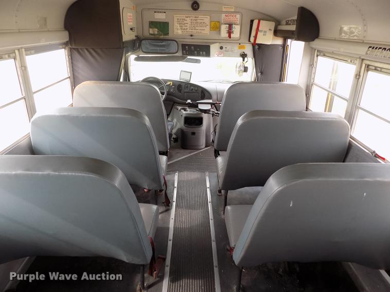 image for item DE1165 2003 Ford Econoline E350 Super Duty school bus
