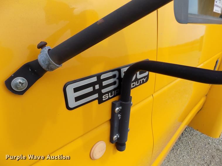 image for item DE1165 2003 Ford Econoline E350 Super Duty school bus