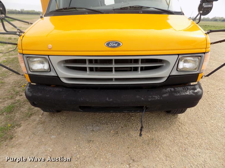 image for item DE1165 2003 Ford Econoline E350 Super Duty school bus