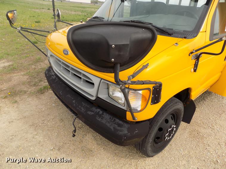 image for item DE1165 2003 Ford Econoline E350 Super Duty school bus