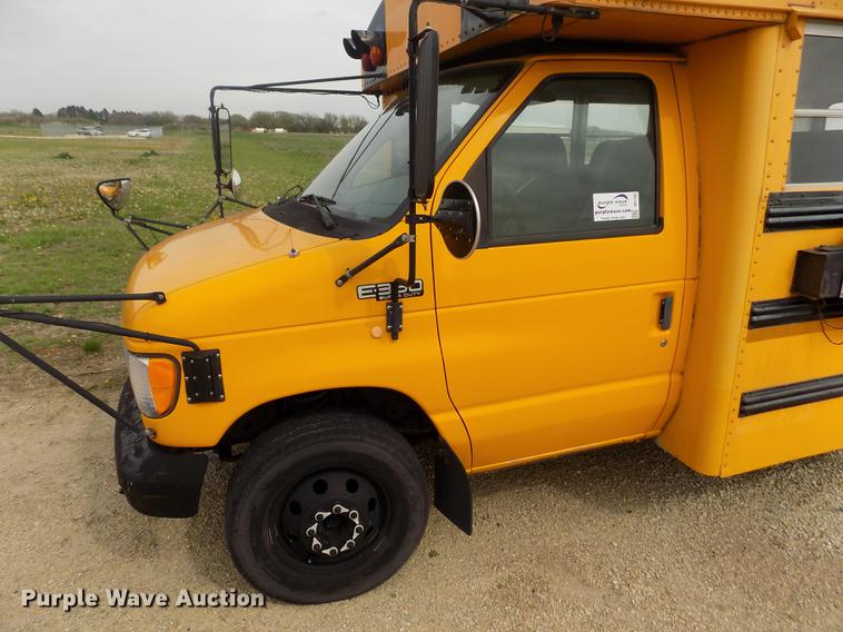 image for item DE1165 2003 Ford Econoline E350 Super Duty school bus