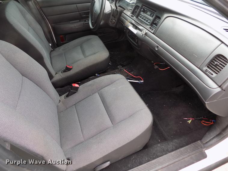 image for item DE1166 2011 Ford Crown Victoria Police Interceptor