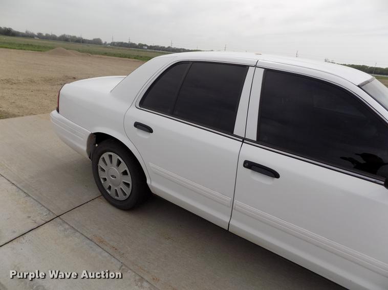 image for item DE1166 2011 Ford Crown Victoria Police Interceptor