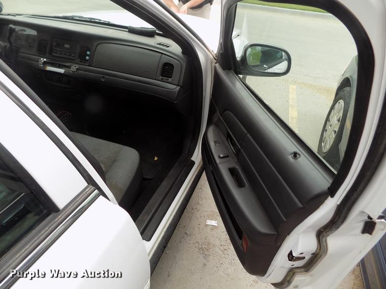 image for item DE1169 2011 Ford Crown Victoria Police Interceptor